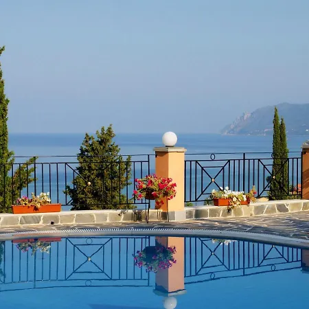 Dina's Paradise منتجع