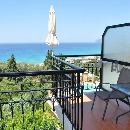 Dina's Paradise אגיוס גורדיוס