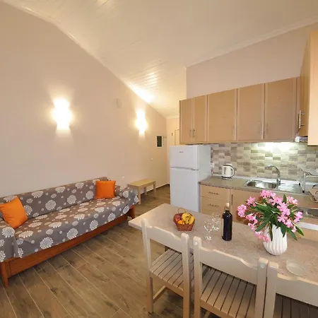 Dina's Paradise אתר נופש