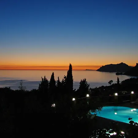 Dina's Paradise Resort 2*