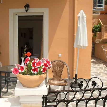 Dina's Paradise Resort 2*