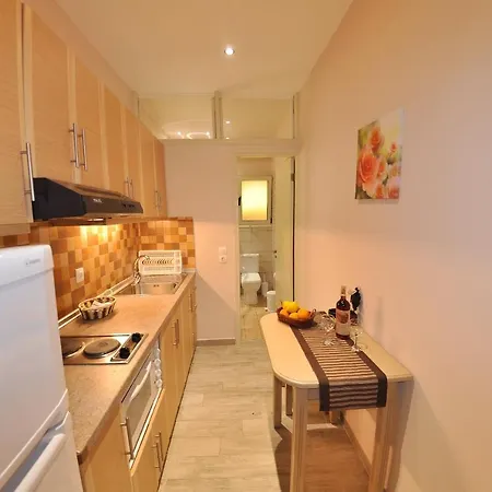 리조트 Dina's Paradise 2*