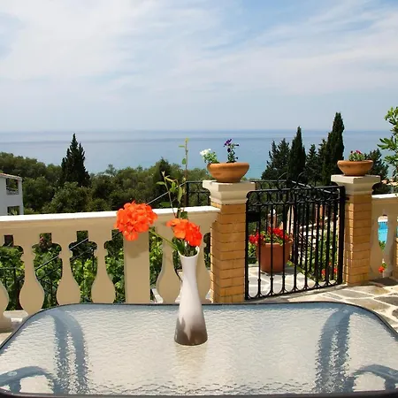 Resort Dina's Paradise Agios Gordios (Corfu)